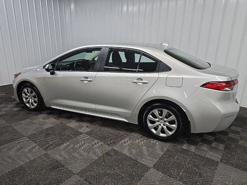 Used 2023 Toyota Corolla LE FWD image 4