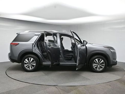 Used 2022 Nissan Pathfinder SL image 55