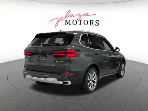 Used 2026 BMW X5 xDrive50e image 5