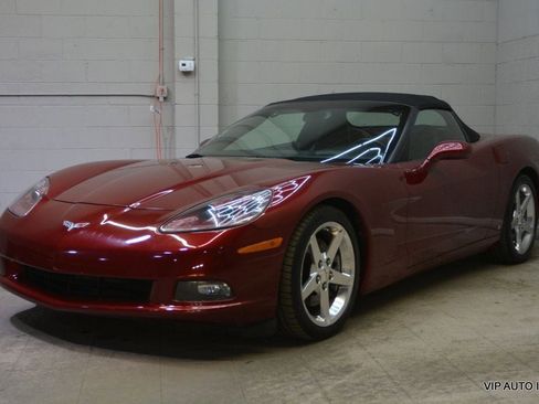 Used 2006 Chevrolet Corvette Convertible w/ Preferred Equipment Group image 2