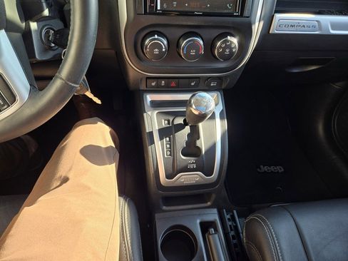 Used 2015 Jeep Compass High Altitude image 15