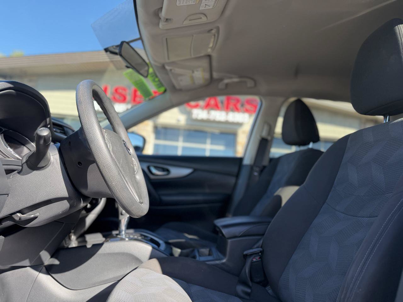 Used 2016 Nissan Rogue SV FWD image 12