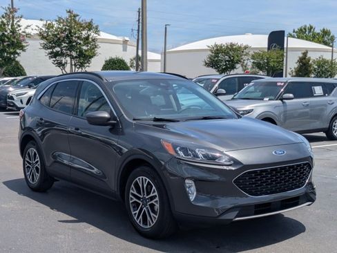 Used 2020 Ford Escape SEL FWD image 3