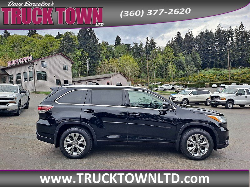 Used 2016 Toyota Highlander XLE w/ Protection Package #3 AWD/4WD image 2