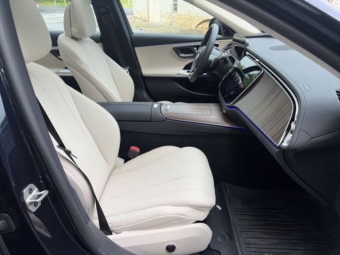 Used 2024 Mercedes-Benz E 350 4MATIC Sedan image 34