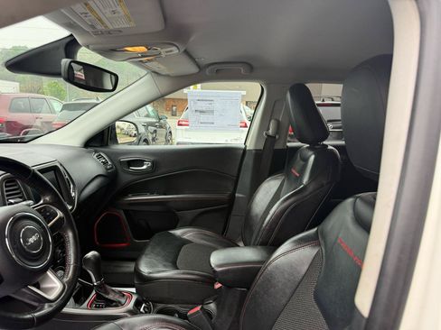 Used 2018 Jeep Compass Trailhawk AWD/4WD image 16