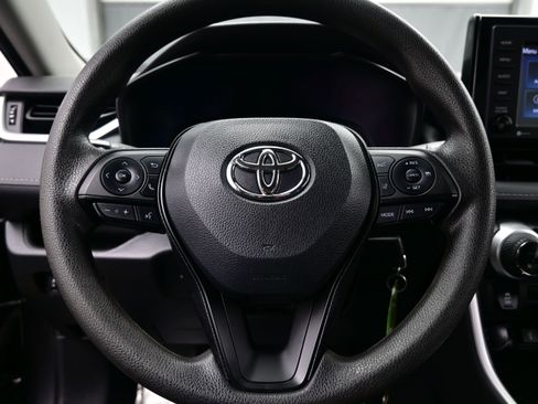 Used 2022 Toyota RAV4 LE AWD/4WD image 21