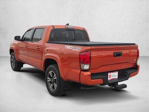 Certified 2017 Toyota Tacoma TRD Sport image 8