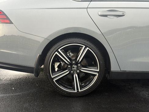 Used 2025 Honda Accord Sport image 32