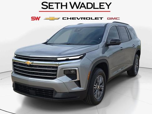 New 2026 Chevrolet Traverse LT FWD image 3