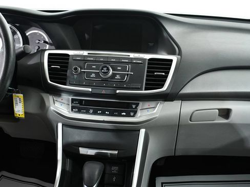 Used 2013 Honda Accord LX image 9