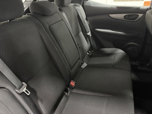 Used 2020 Nissan Rogue Sport S image 19