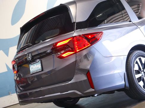 Used 2026 Honda Odyssey EX-L image 17