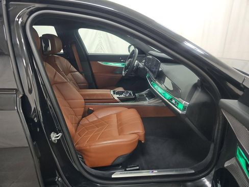 Used 2023 BMW 740i 740i w/ Executive Package image 12