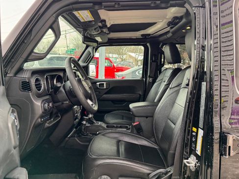 Used 2023 Jeep Wrangler Unlimited Sahara w/ Dual Top Group image 25