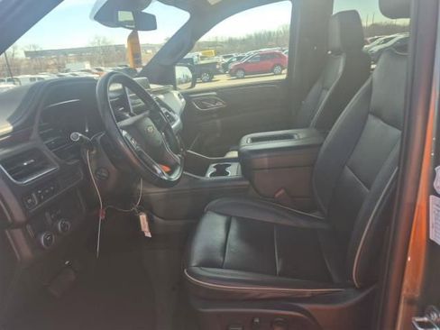 Used 2023 Chevrolet Suburban Premier image 5