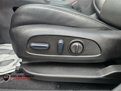 Used 2023 GMC Terrain SLT w/ Elevation Edition FWD image 13