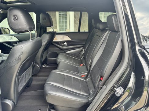 Used 2022 Mercedes-Benz GLS 450 4MATIC w/ AMG Line Exterior image 14