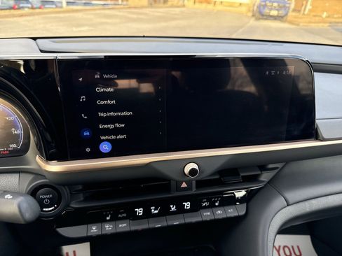 Used 2024 Toyota Crown XLE image 17