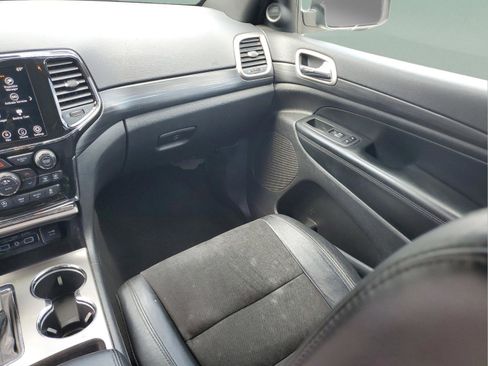 Certified 2021 Jeep Grand Cherokee Laredo X image 11