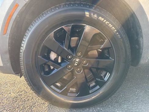 Used 2021 Kia Sorento S w/ Panoramic Sunroof Package image 39