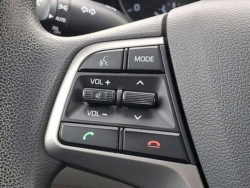 Used 2017 Hyundai Elantra SE image 20