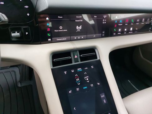 Used 2023 Porsche Taycan 4 Cross Turismo image 22