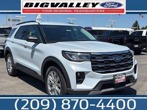 New 2026 Ford Explorer Active w/ Active Comfort Package AWD/4WD image 1