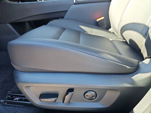 New 2026 Nissan Rogue SV FWD image 32