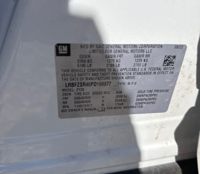 Used 2023 Buick Envision Avenir AWD/4WD image 2