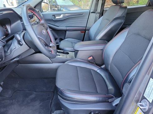 Used 2025 Ford Escape ST-Line image 3