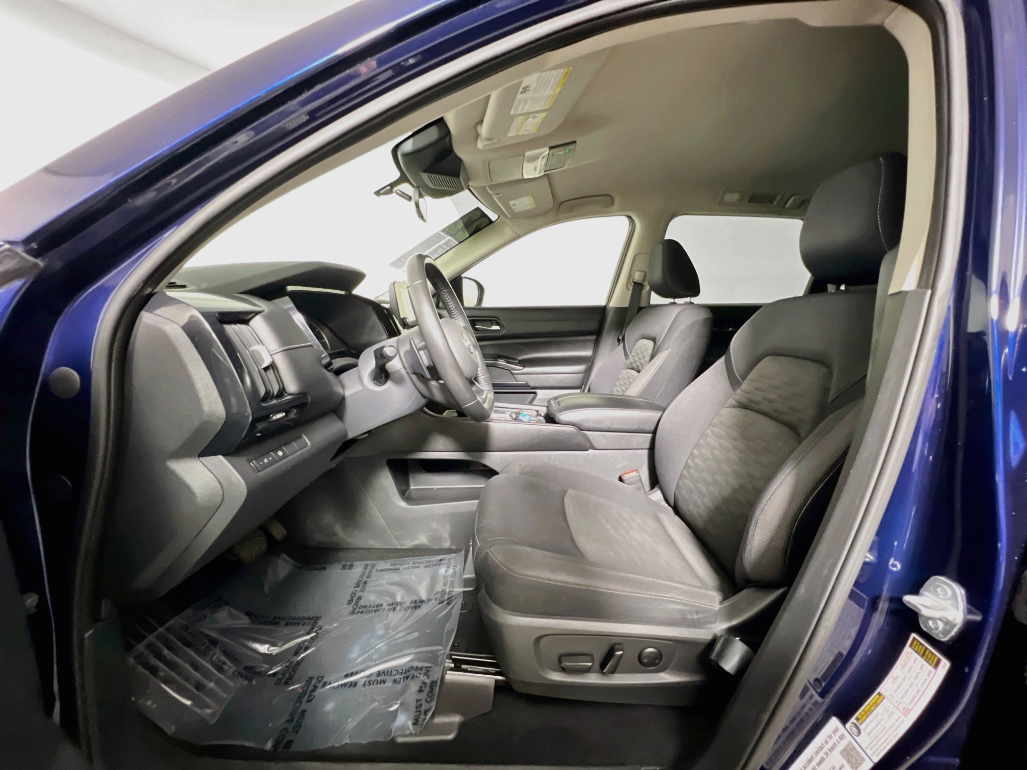 Used 2022 Nissan Pathfinder SV FWD image 15