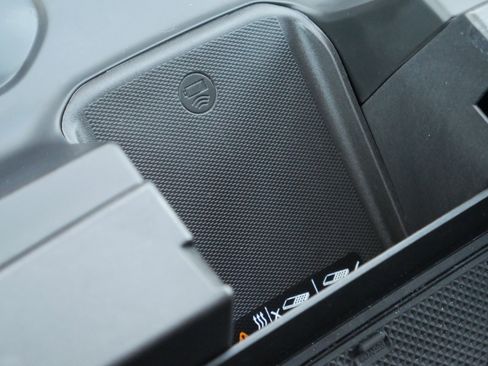 Used 2022 GMC Sierra 1500 AT4X image 17