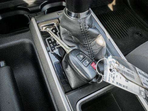 Used 2022 Toyota Tacoma SR5 image 34