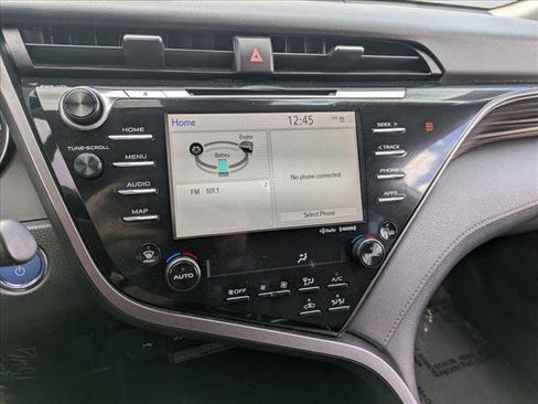 Used 2020 Toyota Camry XLE image 12