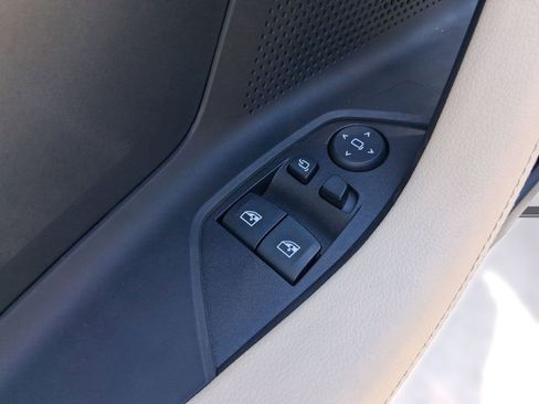 Used 2025 BMW 230i 230i w/ Convenience Package image 20