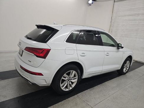 Used 2023 Audi Q5 2.0T Premium w/ Convenience Package AWD/4WD image 2