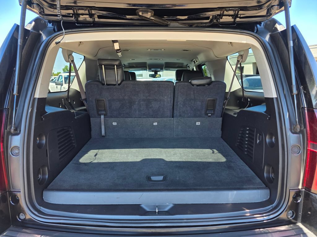 Used 2015 Chevrolet Suburban LS RWD image 21