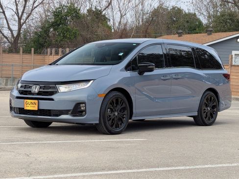 Used 2025 Honda Odyssey Sport-L image 8