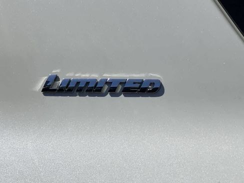 Used 2018 Toyota 4Runner Limited AWD/4WD image 11