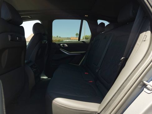 Used 2026 BMW X5 sDrive40i w/ Premium Package RWD image 9