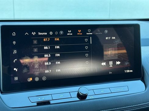 Certified 2025 Nissan Rogue SL w/ SL Premium Package image 18