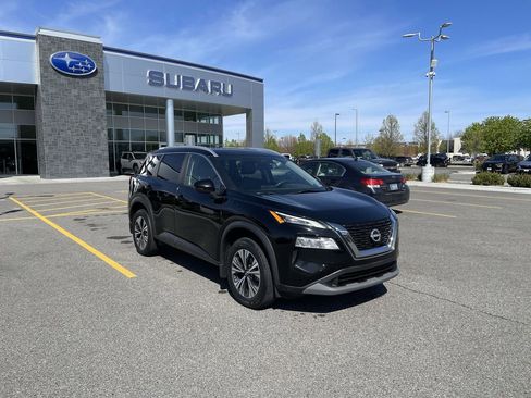 Used 2022 Nissan Rogue SV w/ SV Premium Package AWD/4WD image 12
