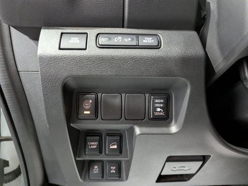 Used 2025 Nissan Frontier PRO-4X w/ Pro Convenience Package AWD/4WD image 17