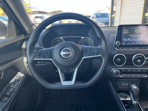 Used 2025 Nissan Sentra SV FWD image 32