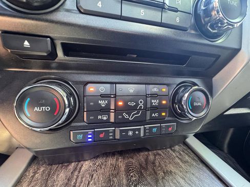 Used 2018 Ford F250 Lariat w/ Lariat Ultimate Package AWD/4WD image 26