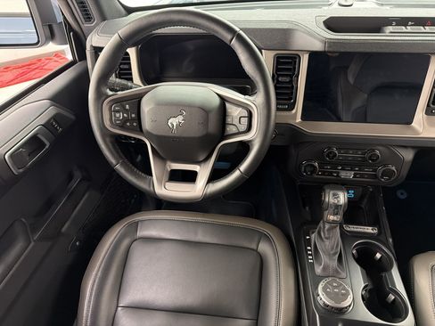Used 2025 Ford Bronco Outer Banks AWD/4WD image 28