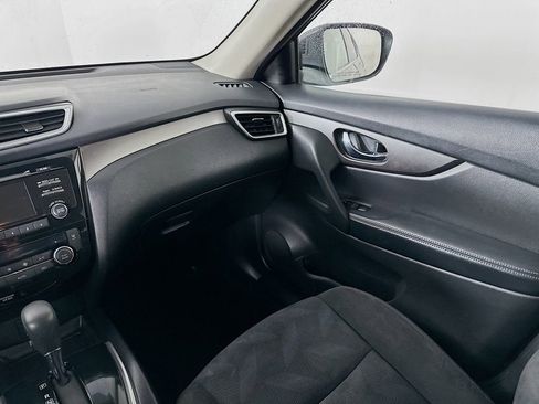 Used 2015 Nissan Rogue SV image 29