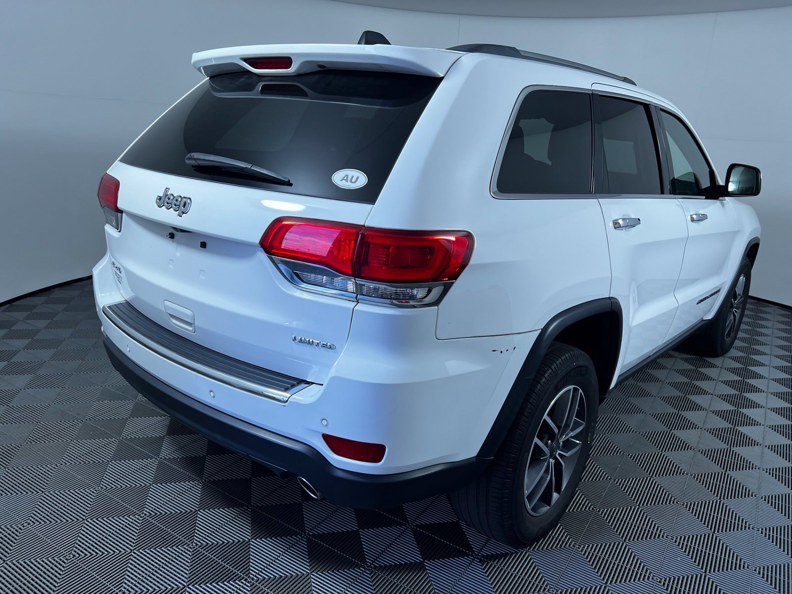 Used 2019 Jeep Grand Cherokee Limited AWD/4WD image 5