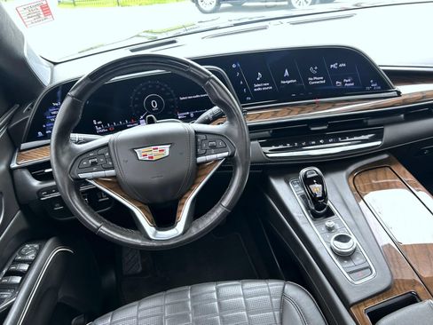 Certified 2023 Cadillac Escalade Premium Luxury Platinum AWD/4WD image 15
